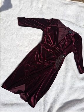 Alex Evenings Burgundy Velvet - Size 14